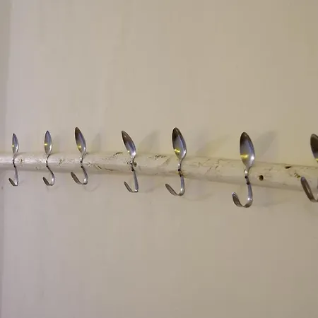 House Sud Est * מנדוריה